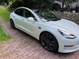 Tesla Model 3 Performance mit Komfort-Sportfahrwerk - Tesla Model 3: Performance