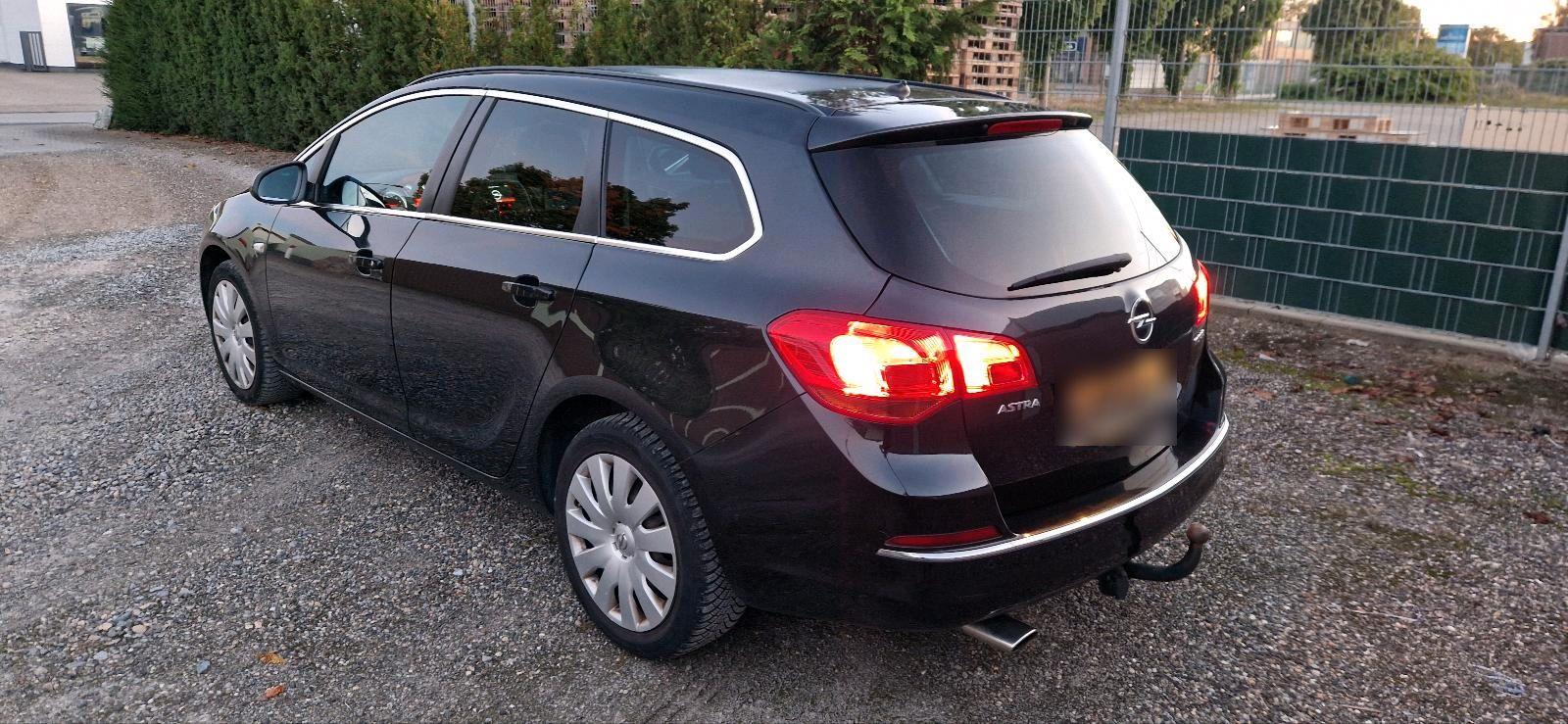 Opel Astra 2015 — engine 140 HP (103kW)