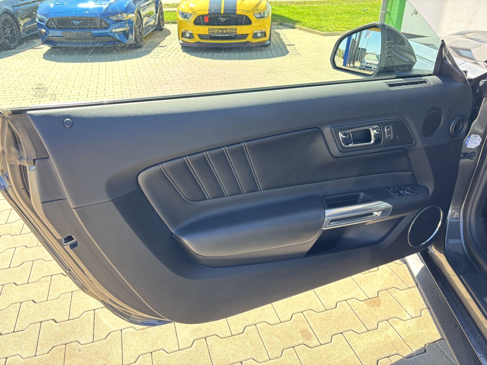 Ford Mustang (GT 5.0 Fastback 20Zoll/KW-V3/COC/SYNC3)