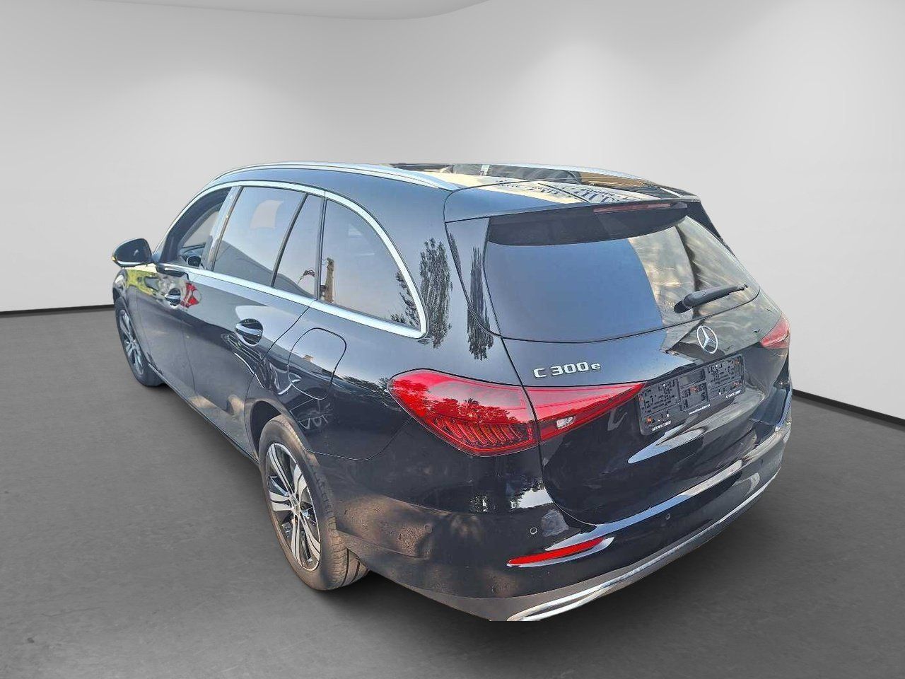 Mercedes-Benz C 300 e T Avantgarde El.Heckkl. Key LED imagem 2