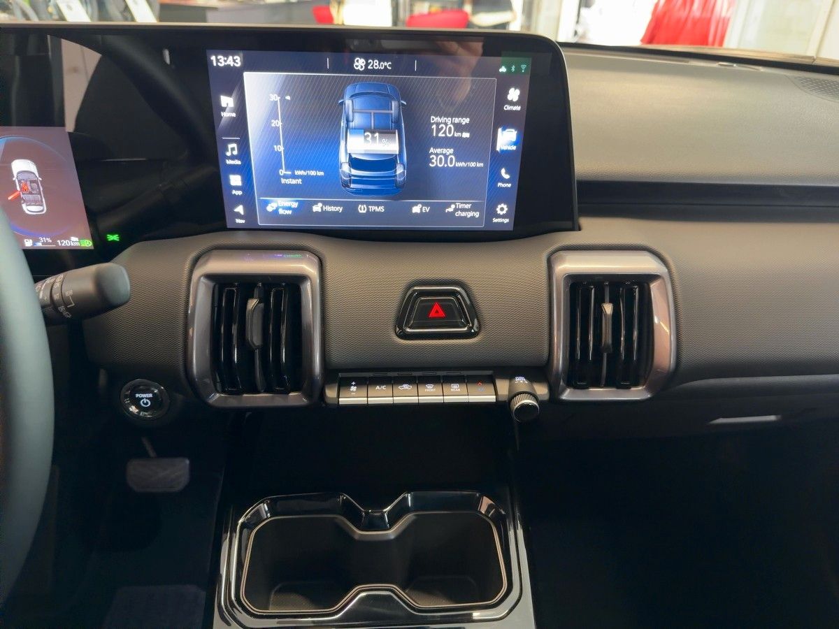 Fahrzeugabbildung Toyota Urban Cruiser 61 kWh Teamplay *0,00% Fin. 30.06*