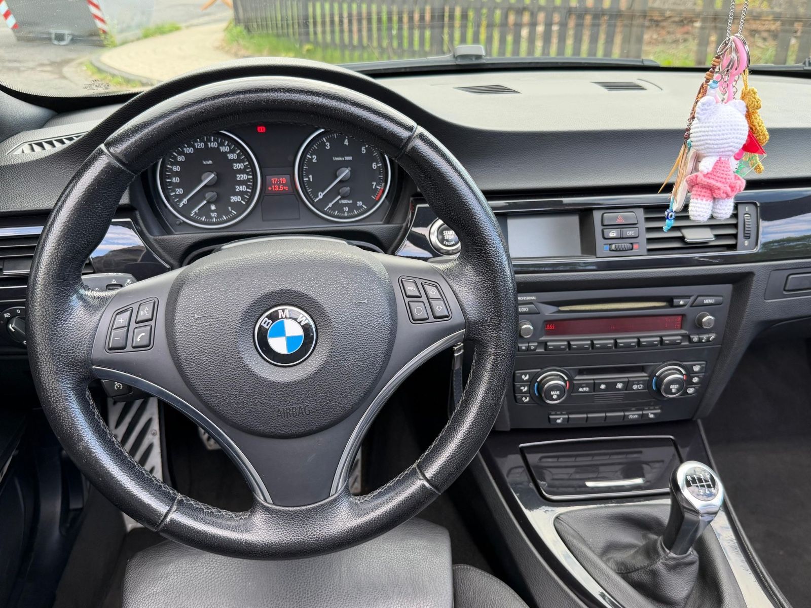 Fahrzeugabbildung BMW 320 3 Cabrio 320i