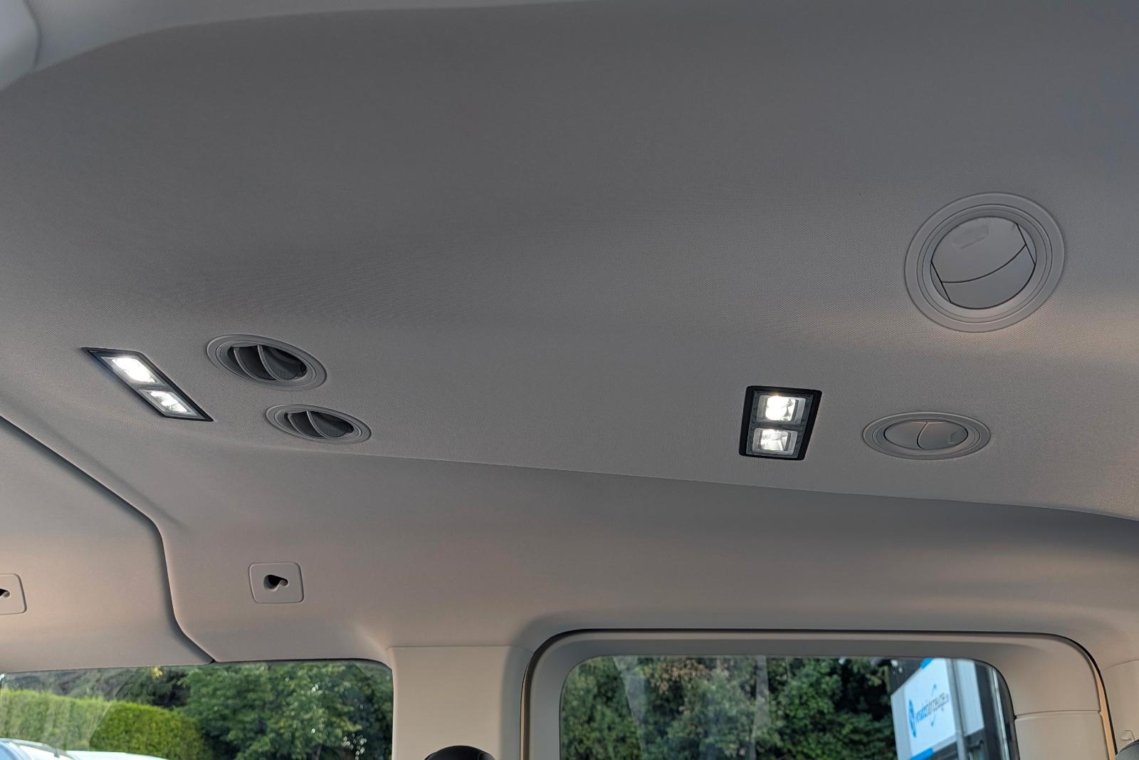 Volkswagen Caddy Maxi AMF-Rollstuhl Taxi TSE DSG LED 7-S.