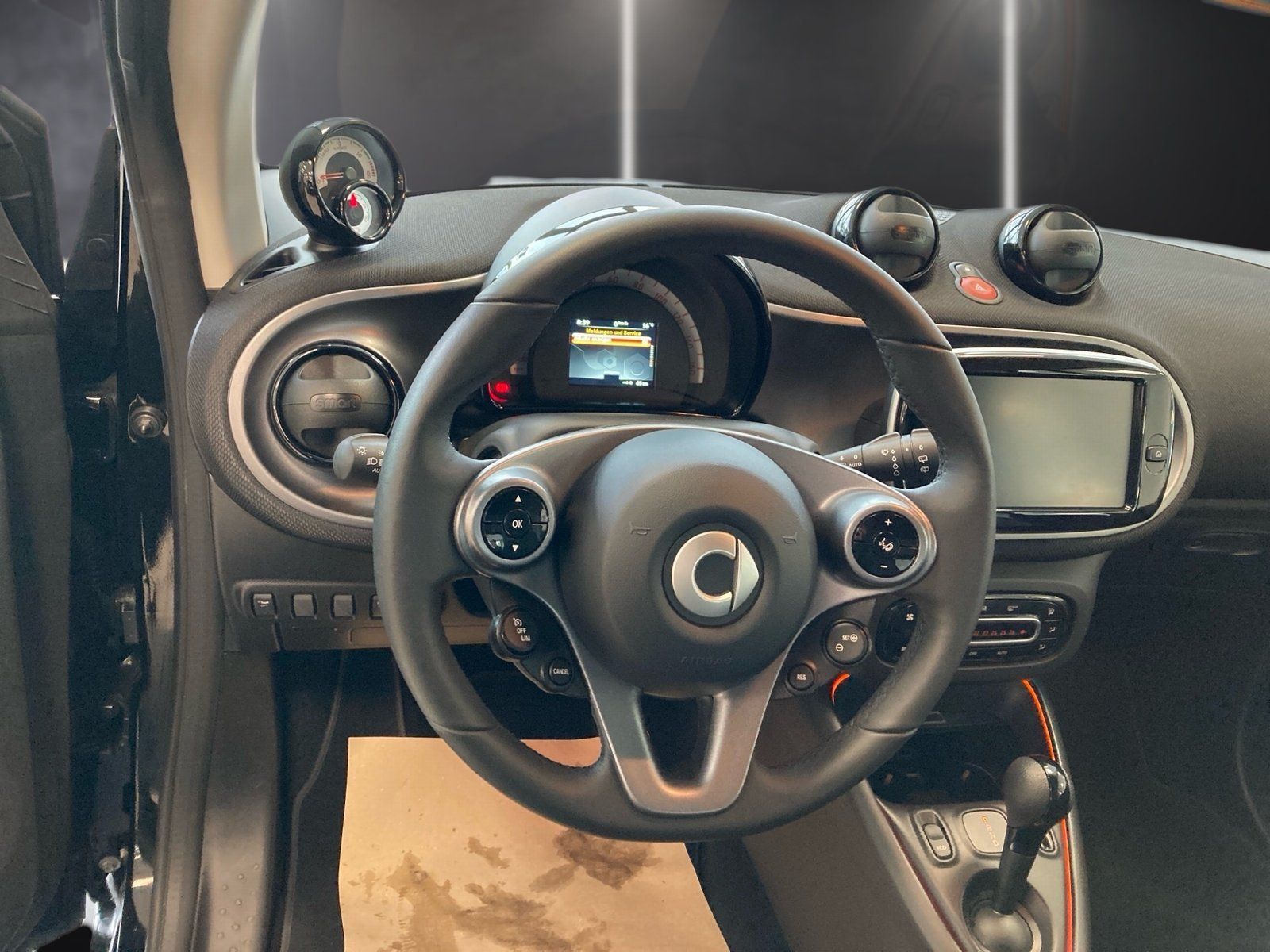 Fahrzeugabbildung Smart smart EQ fortwo Exclusive*Pano*LED*Kamera*22kW*