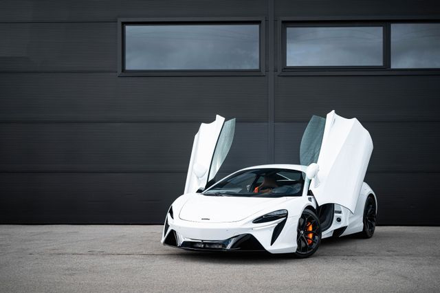 MCLAREN Artura