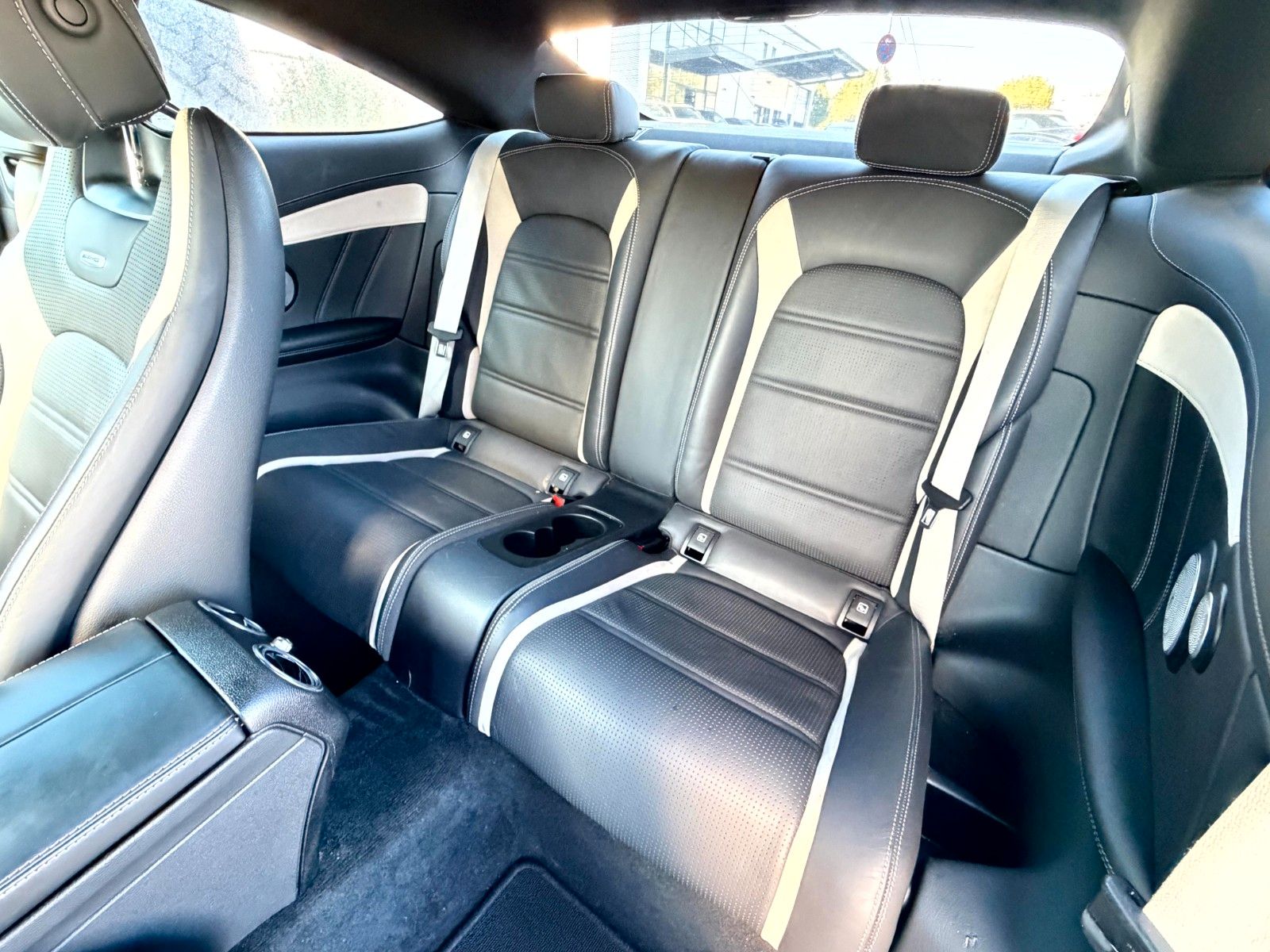 Mercedes-Benz C 63 S AMG Drivers_SporAb_HUD_360°_Burme_Keramik foto 11