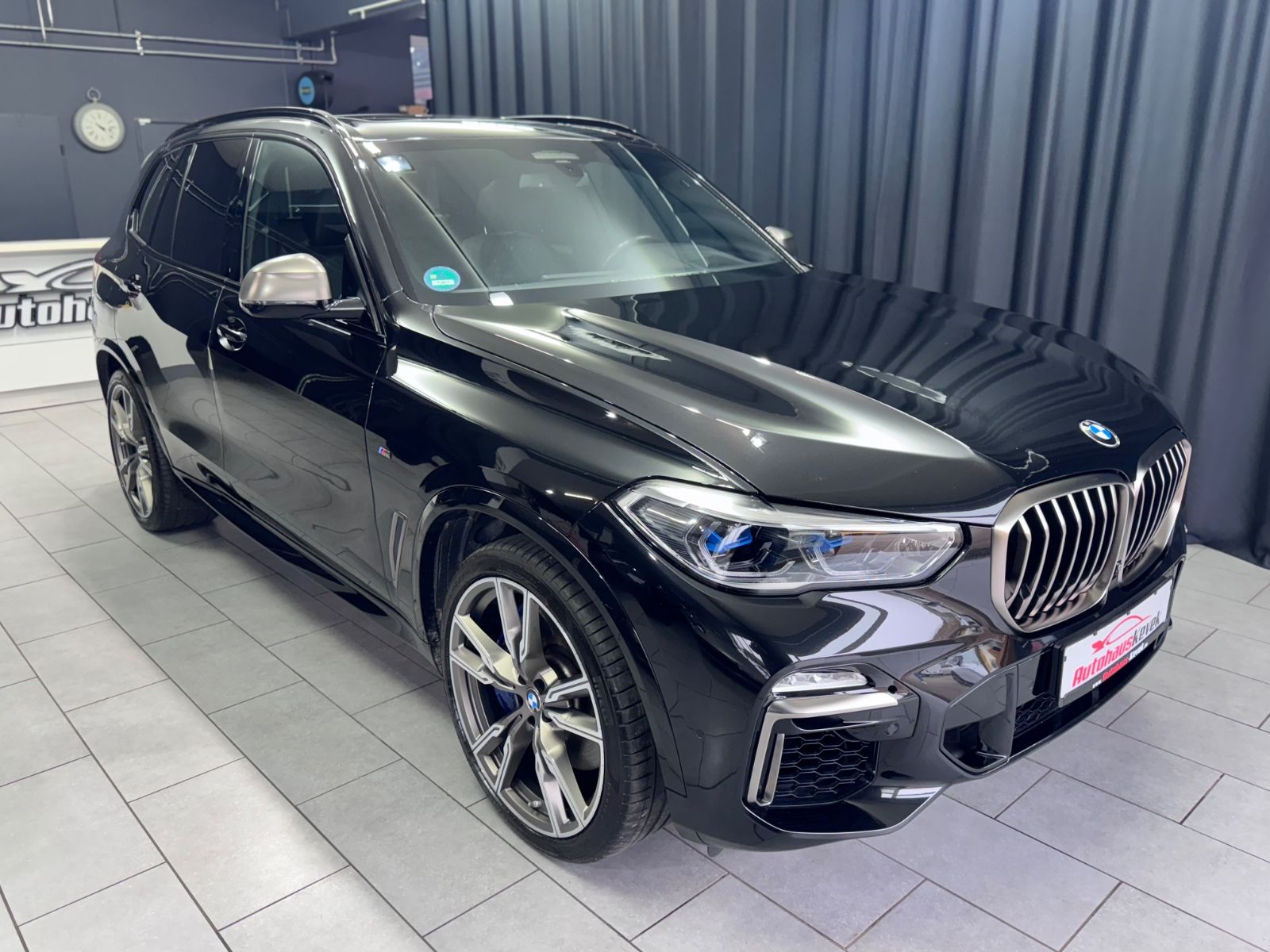 Fahrzeugabbildung BMW X5 M50d|BOWERS|LASER|PANO|MASSAGE|AHK|22-ZOLL|