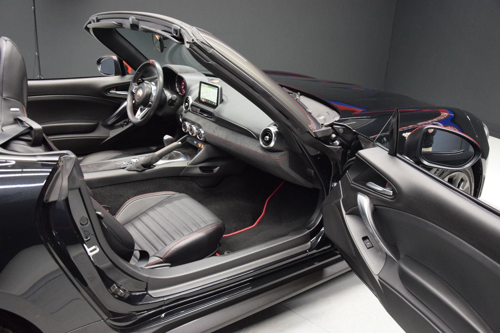 Fahrzeugabbildung Abarth 124 Spider Turismo Leder Bose PDC Radio+