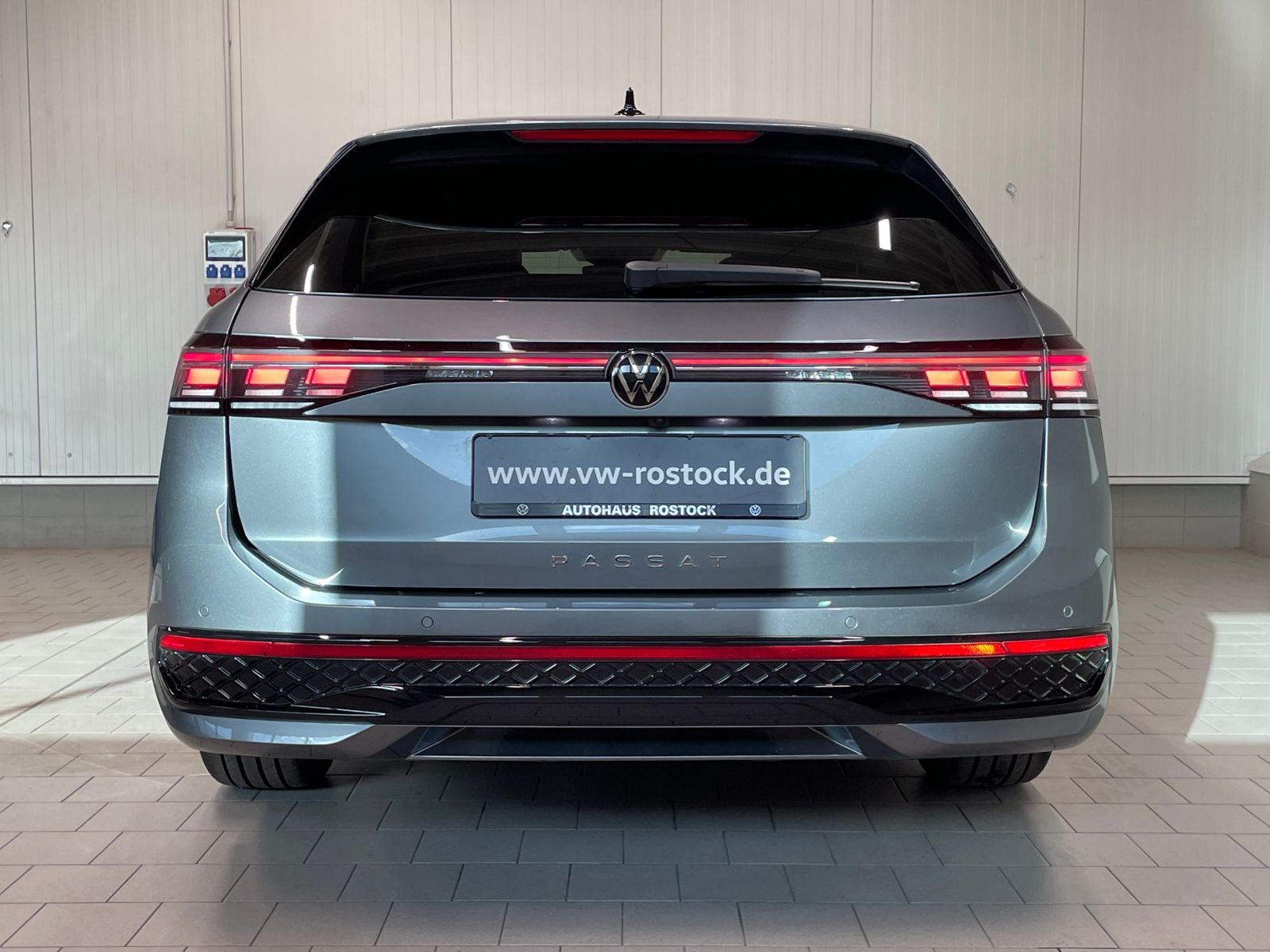 Passat Variant R-line 2.0 TDI DSG AHK RFK LED