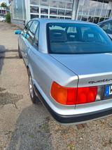 Audi 100 - silberne Audi 100