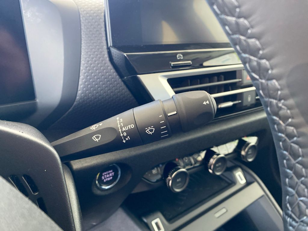 Fahrzeugabbildung Citroën C4 PureTech 130 Automatik MAX *Winter-P.*Allwett