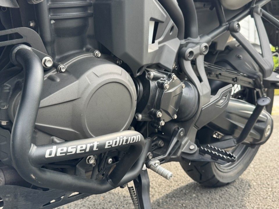 Fahrzeugabbildung Triumph Tiger 1200er Desert Edition Koffer Bügel Scheibe