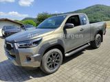 Toyota Hilux Extra Cab 2.8 D-4D Autom. 4WD Invincible - Toyota Hilux: Cab Extra