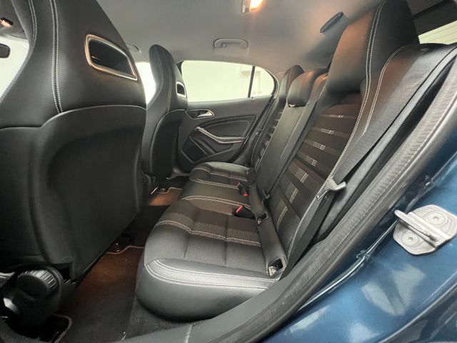 Mercedes-Benz GLA 220 CDI 4Matic,Automatik,Navi,Kamera,LED