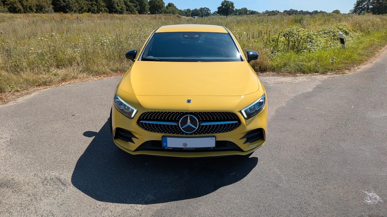 Mercedes-Benz A250e AMG Line | Night-Paket | LED