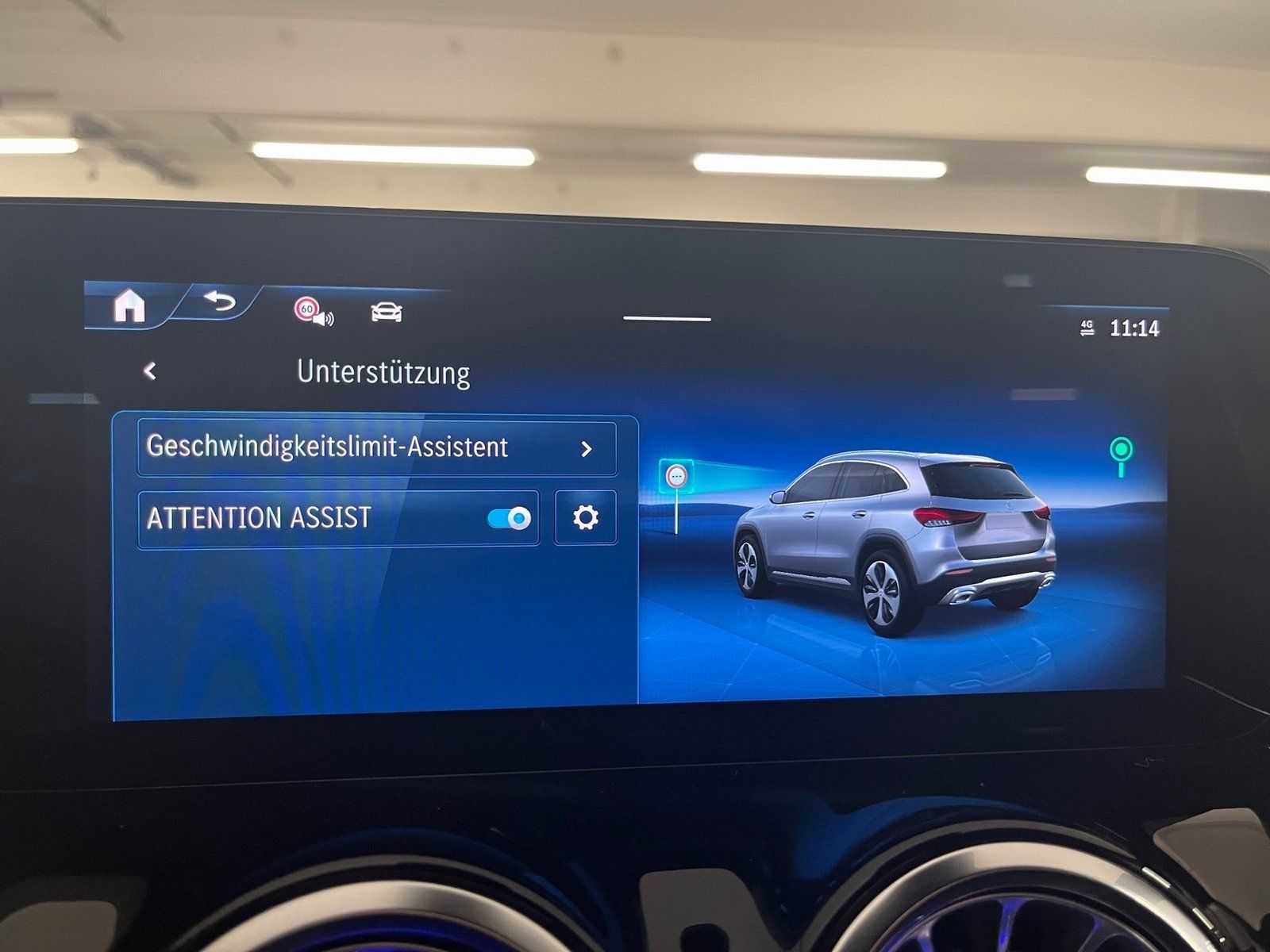 Fahrzeugabbildung Mercedes-Benz GLA 200 AMG*LED*Totwinkel*Kamera*Easy-Pack*MBUX*