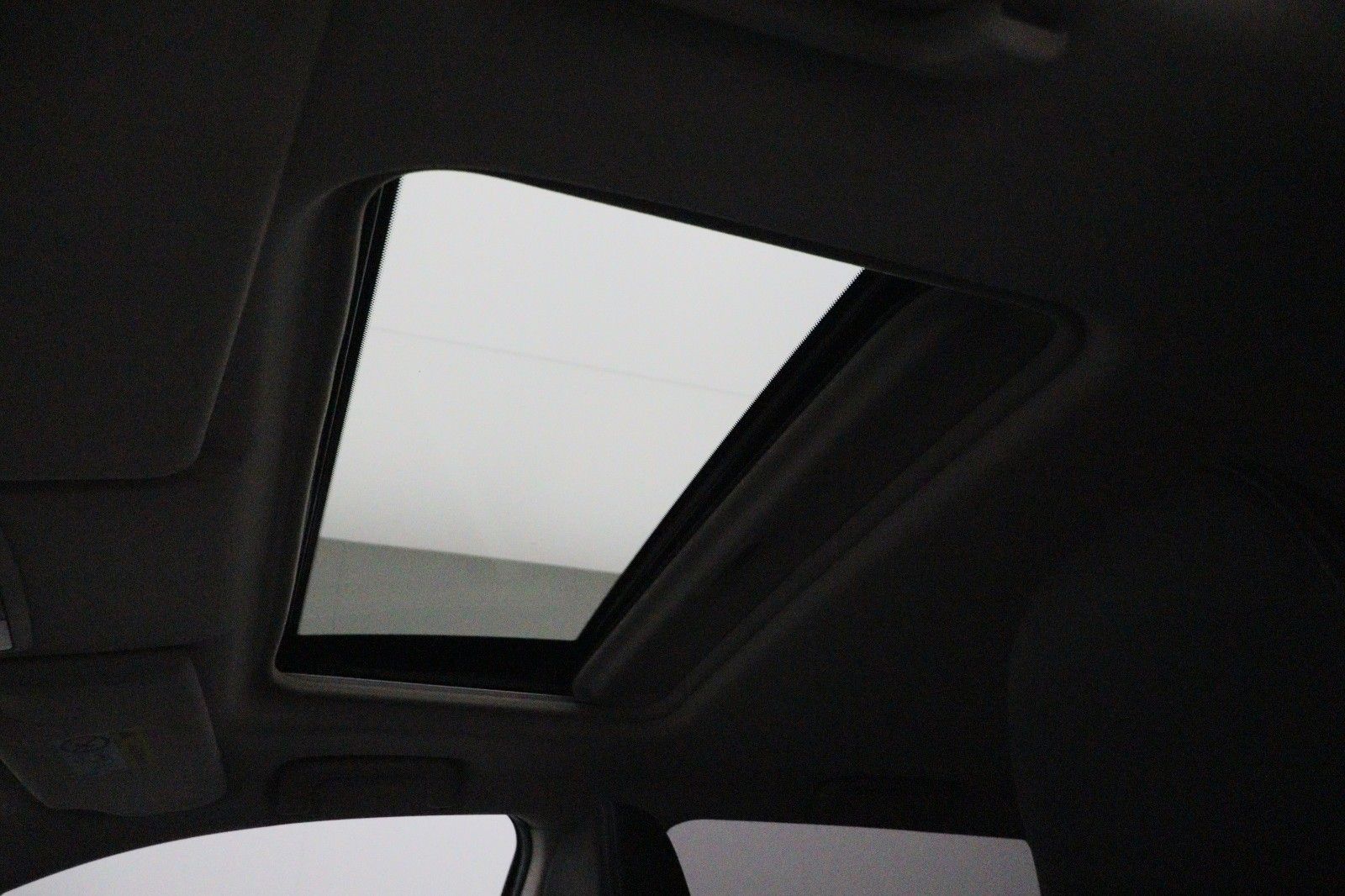 Fahrzeugabbildung Mitsubishi Outlander PHEV TOP 2.0 Fahrassistenz-Paket 4WD