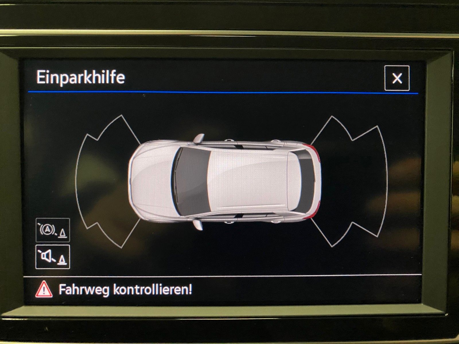 Fahrzeugabbildung Volkswagen T-Roc 1.0 TSI LIFE+SITZHEIZUNG+PARKHILFE+ALU+LED