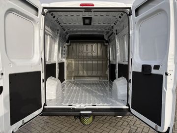Fotografie des Opel Movano 2.2 BlueHDi 140 L2H2 VA