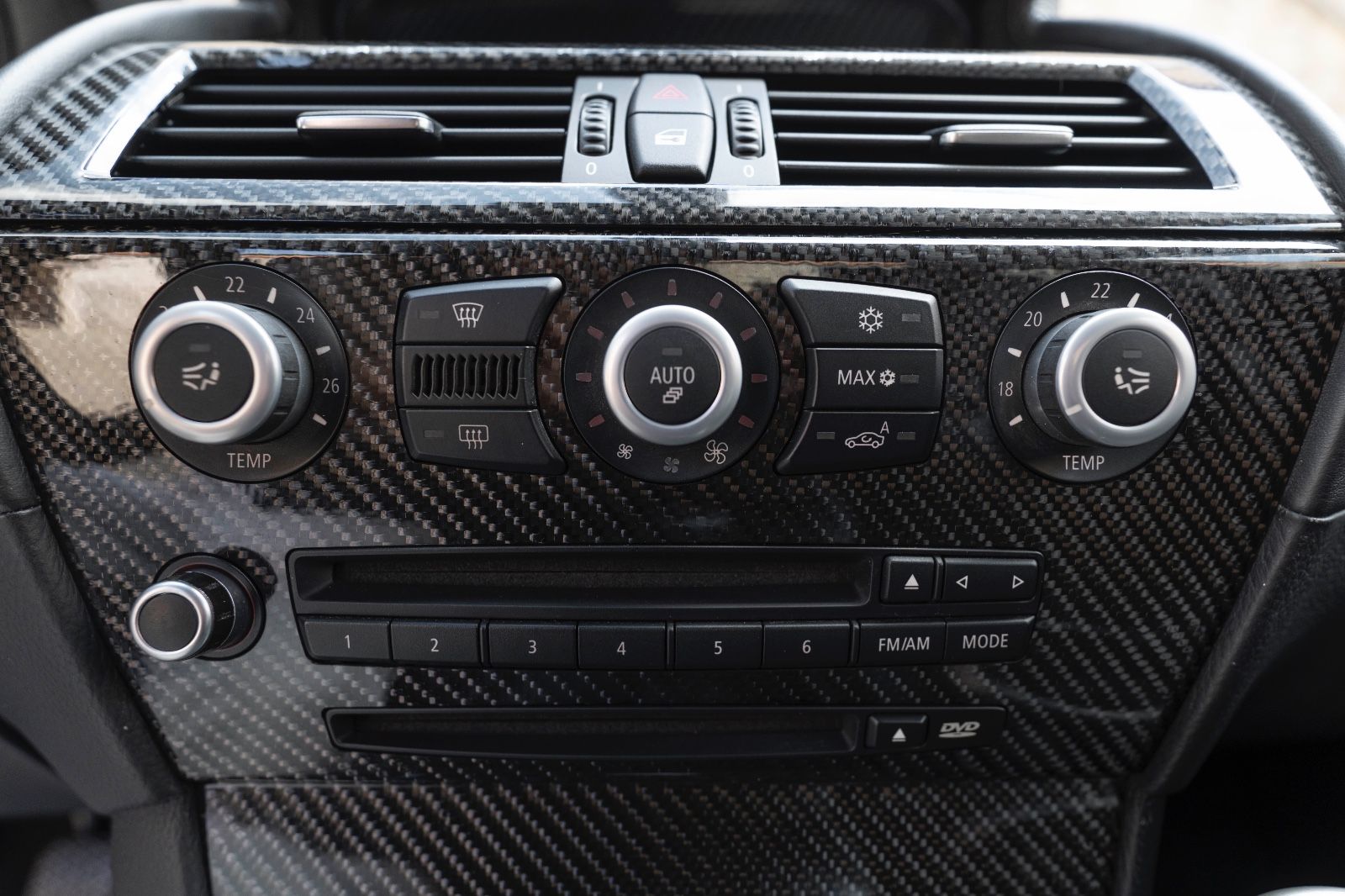 Fahrzeugabbildung BMW M6 Coupé Manual 1/323 Head Up Individual Audio