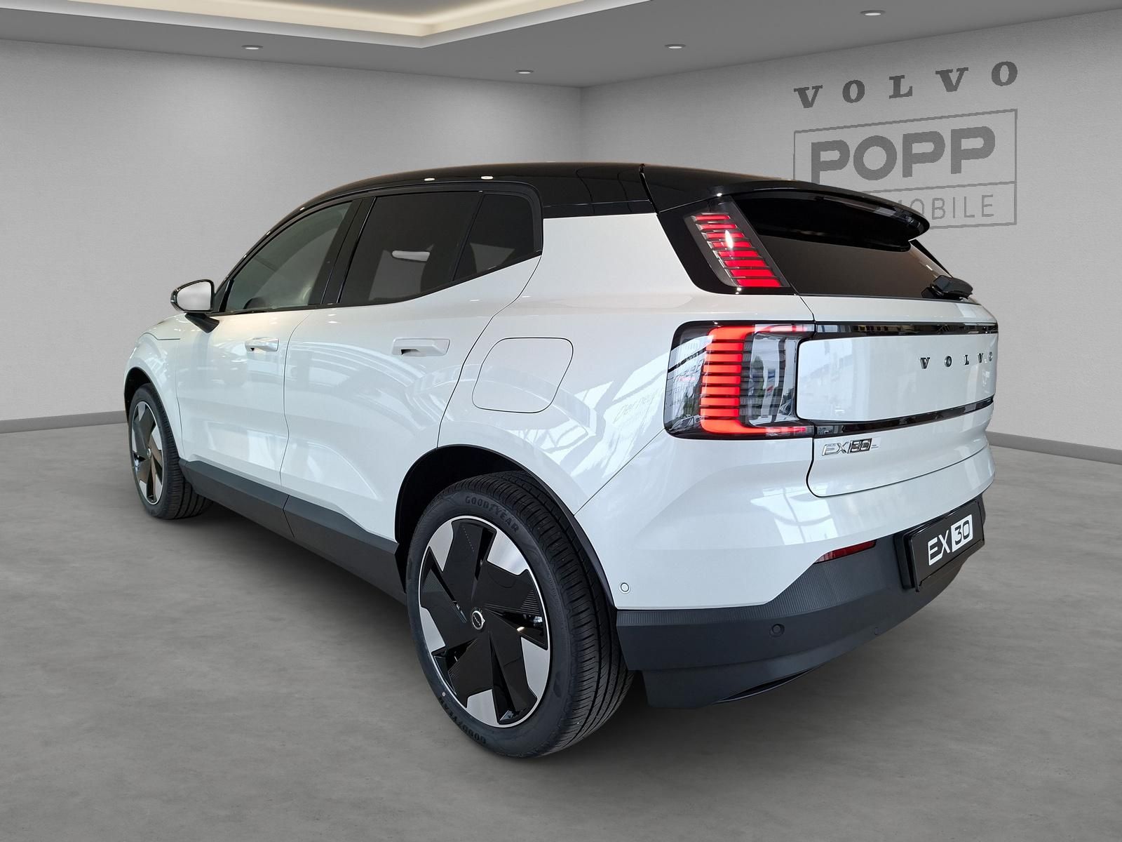 Volvo EX30 Twin Motor AWD Ultra 360° 19" PANO PAP MEMO imagem 3