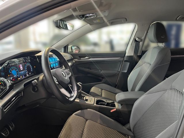 Fahrzeugabbildung Volkswagen Golf 1.5 TSI ACTIVE LED-PLUS NAVI GJR