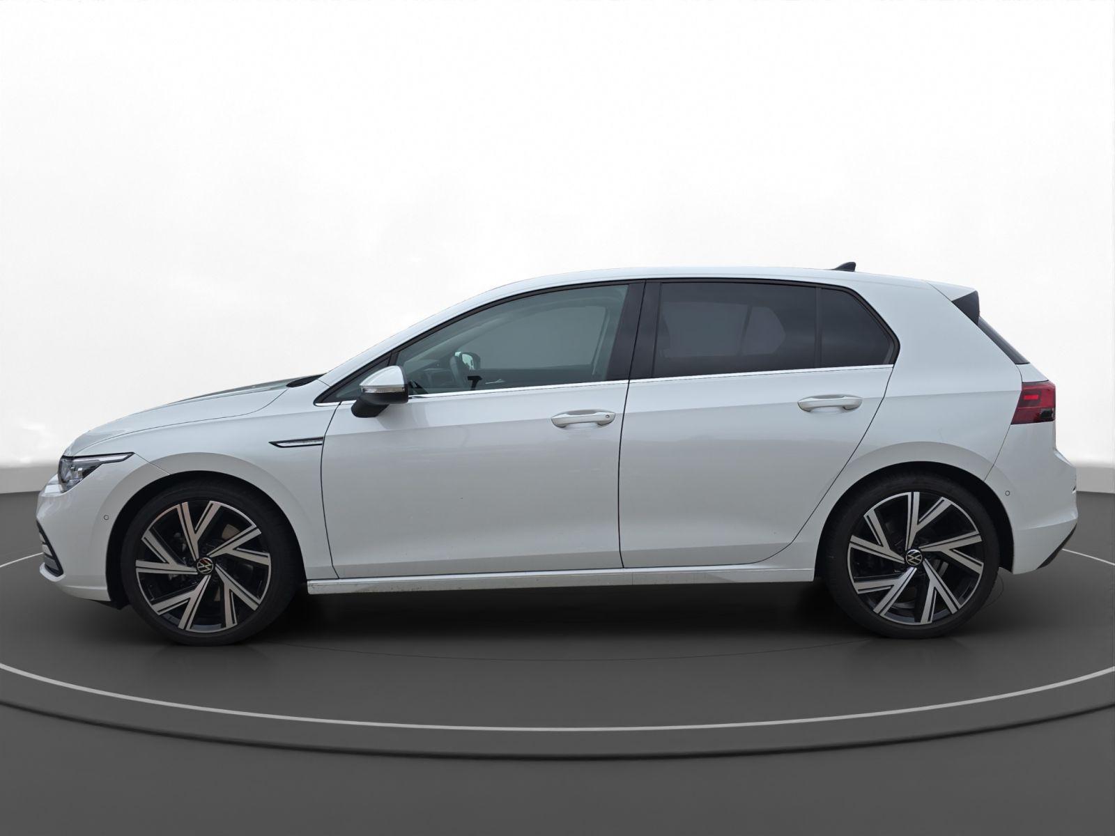 Volkswagen Golf VIII 2.0 TSI Style AHK ACC
