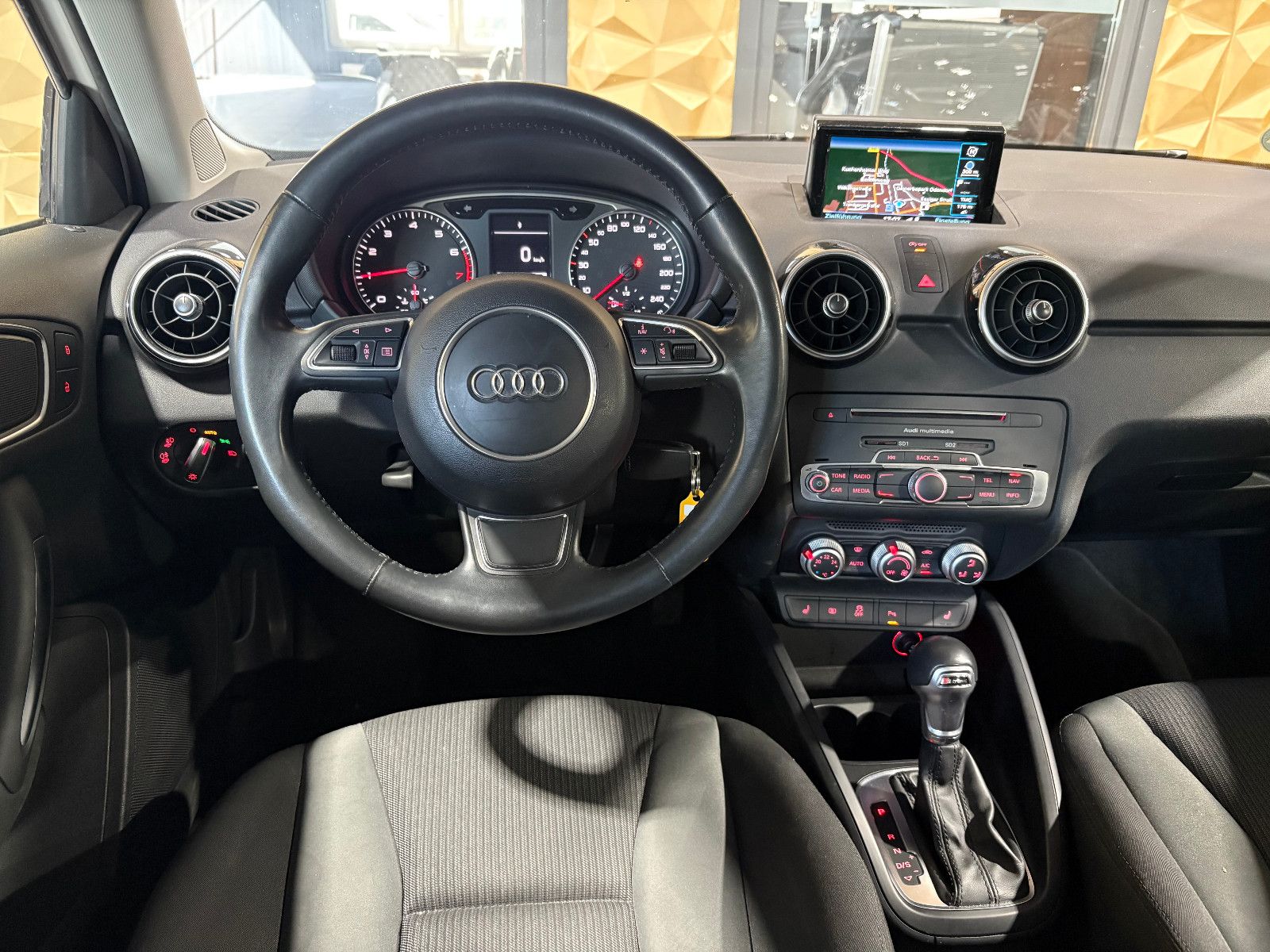 Fahrzeugabbildung Audi A1 Sportback design/S-TRONIC/PDC/NAVI/SHZ/KLIMA