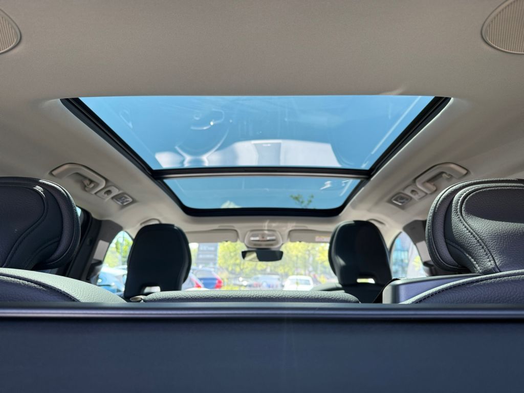 VOLVO XC60 T6 AWD Plug-in Hybrid Plus Dark 360° VOLVO XC60 T6 AWD Plug-in Hybrid Plus Dark 360°