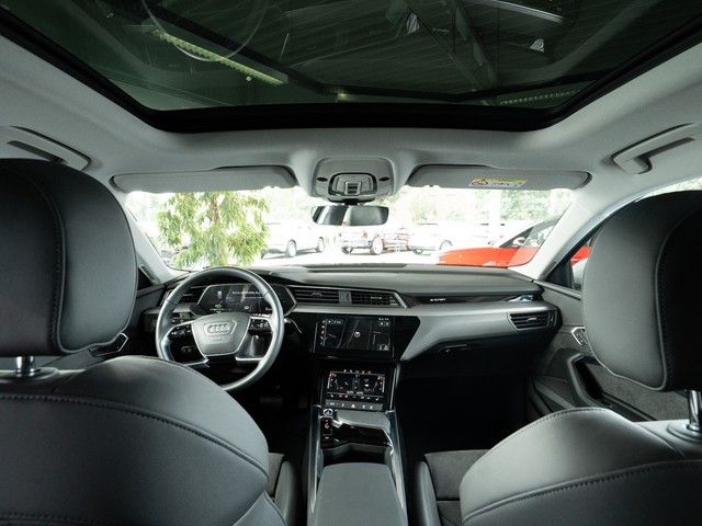 e-tron Sportback 50 quattro S line HUD Luft Pano