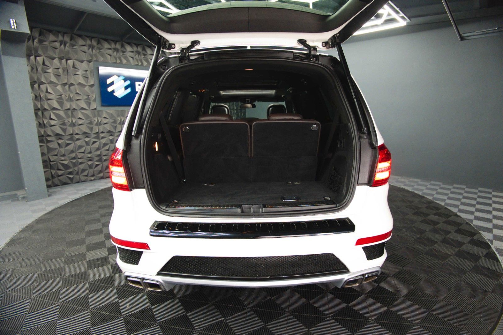 Fahrzeugabbildung Mercedes-Benz GLS / GL 63 AMG 4Matic Night-Paket *ACC*Pano*LED