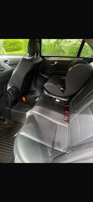 Image of Mercedes-Benz E 200