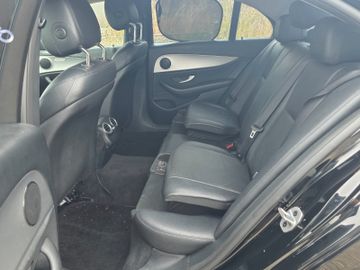 Mercedes E 220 - 8