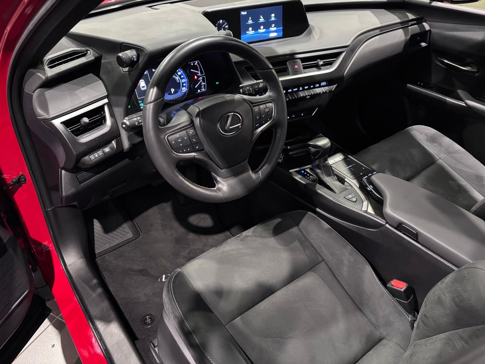Fahrzeugabbildung Lexus UX 250 h Style RFK LED CarPlay