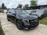 Mercedes-Benz GLB 200d AMG/Night/Pano/R.Kamera/Multibeam/Spur - Mercedes-Benz GLB 200: Panorama-Dach