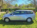 Ford Focus - Ford Fiesta mit Benzin-Antrieb: Kombi