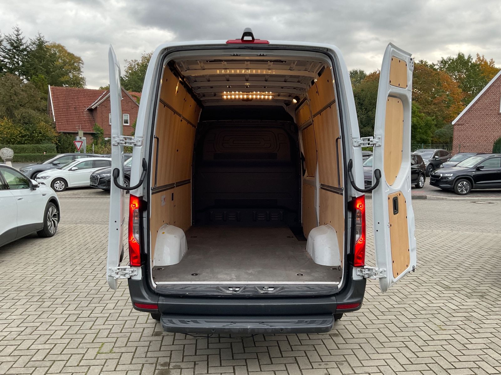 Fahrzeugabbildung Mercedes-Benz Sprinter 317 CDI,3.5T,L2 H2,Auto,Kamera,Navi,LED