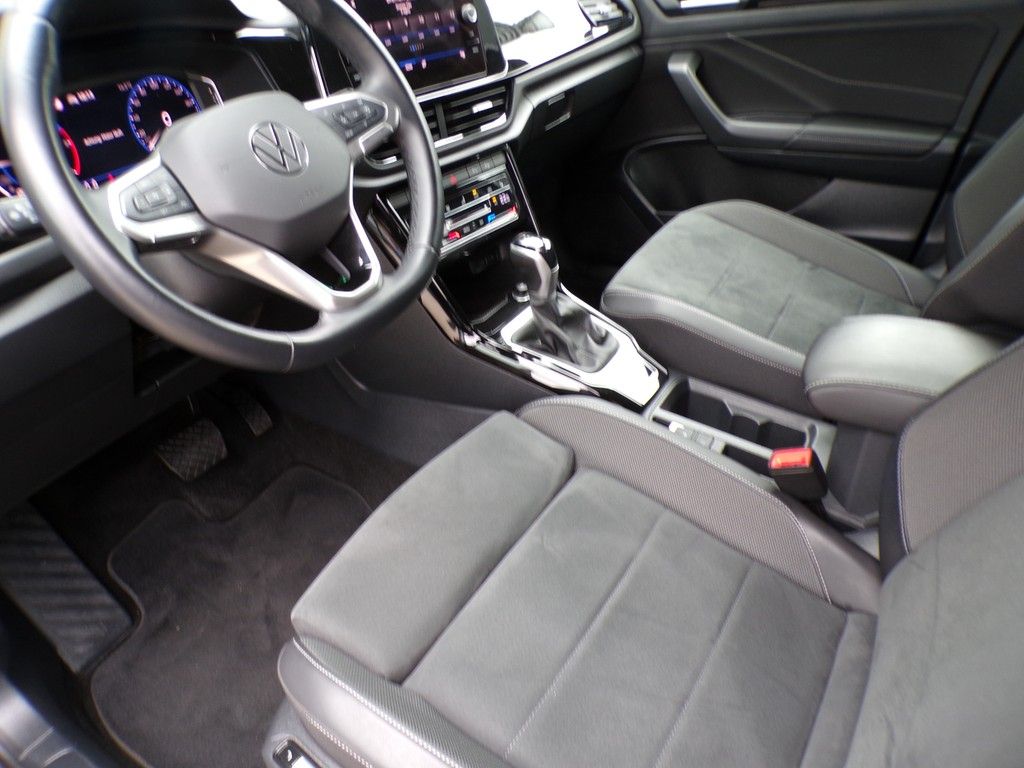 Fahrzeugabbildung Volkswagen T-Roc  2.0 TDI SCR DSG *Style*ACC*LED*Navi*Black