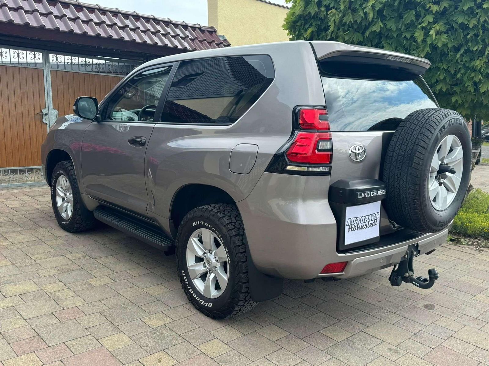 Toyota Land Cruiser Basis Toyota- AHK Sche foto 4