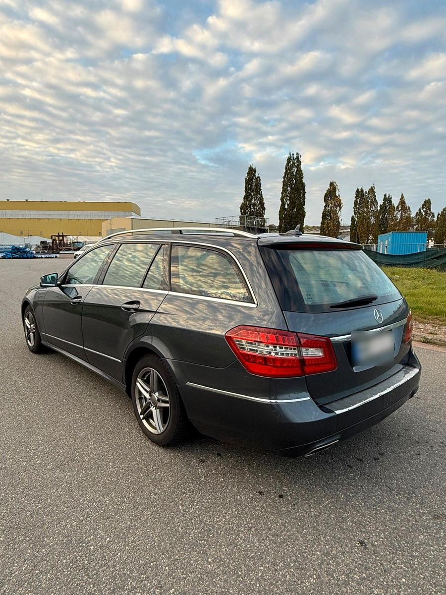Mercedes-Benz E 220