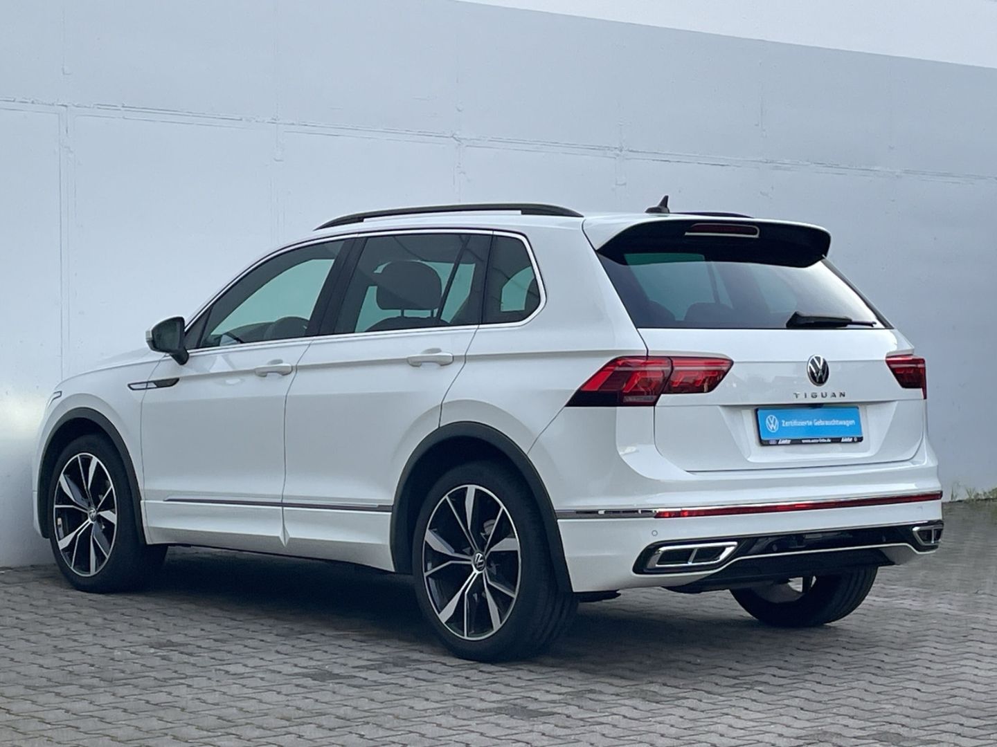 Tiguan 2.0 TDI DSG R-Line AHK/Matrix/360°Kamera/