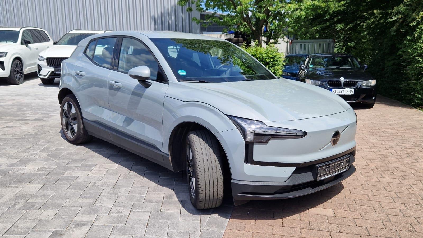 Volvo EX30 Core 2WD Pure Electric