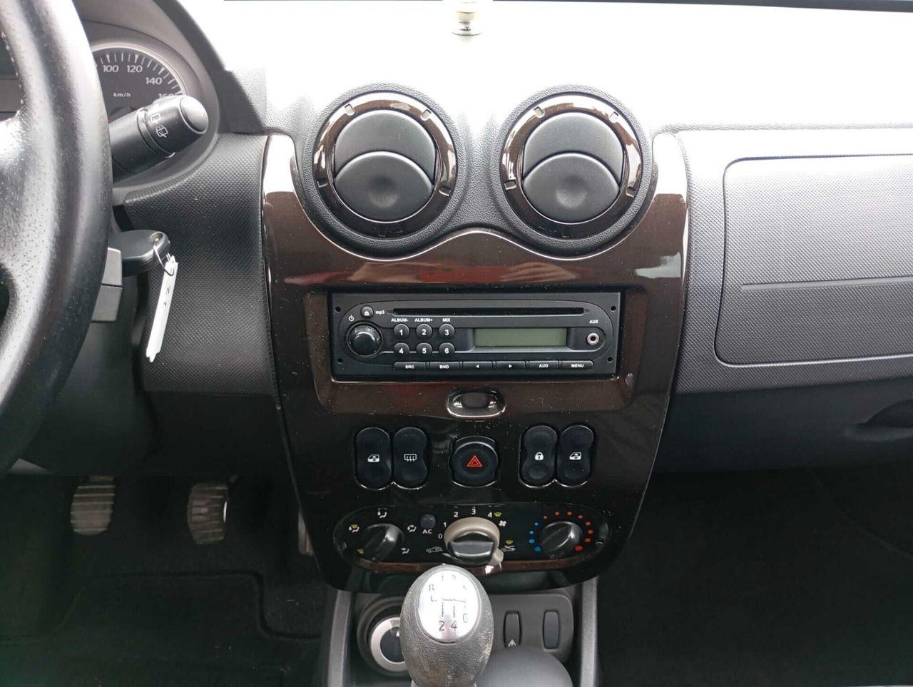 Dacia Duster 2011 — photo 10