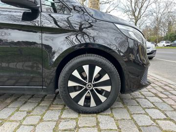 Fahrzeugabbildung Mercedes-Benz V 220d EDITION lang*Panorama*Totwinkel*2500kgAHK