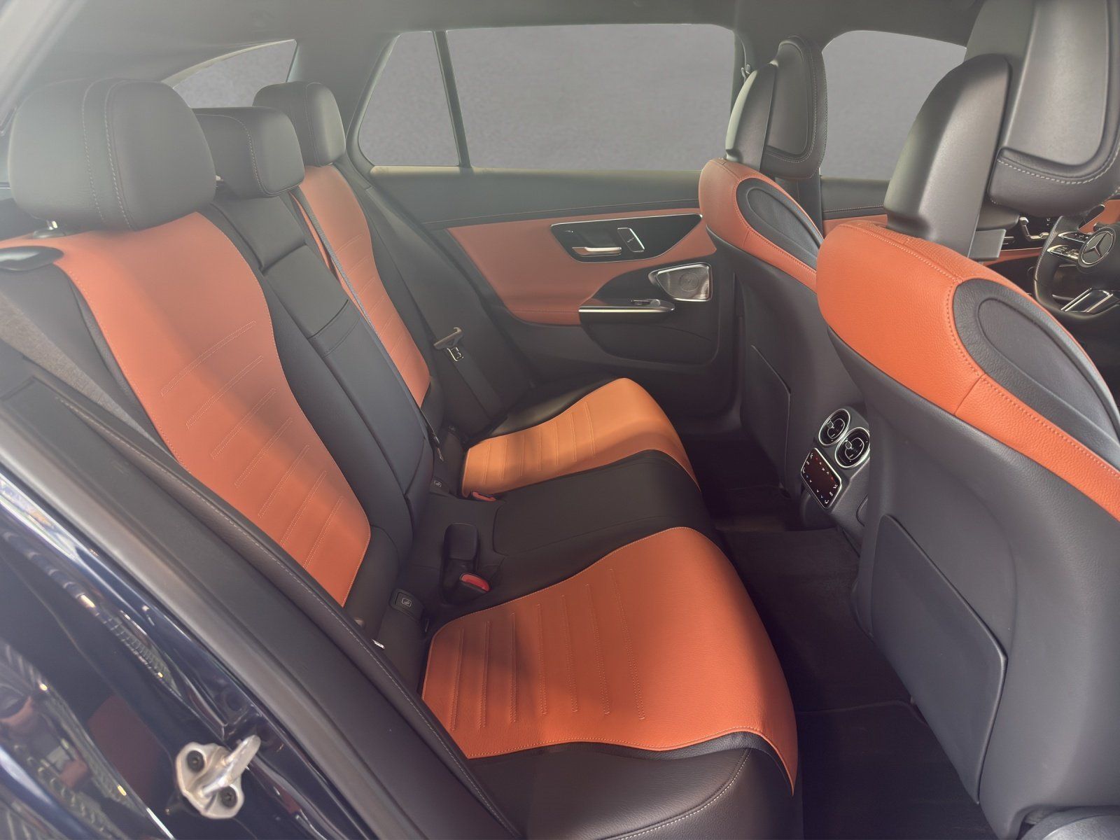 Fahrzeugabbildung Mercedes-Benz C220d T AMG Sitzklima SoundKomfort 19"Viel Burme