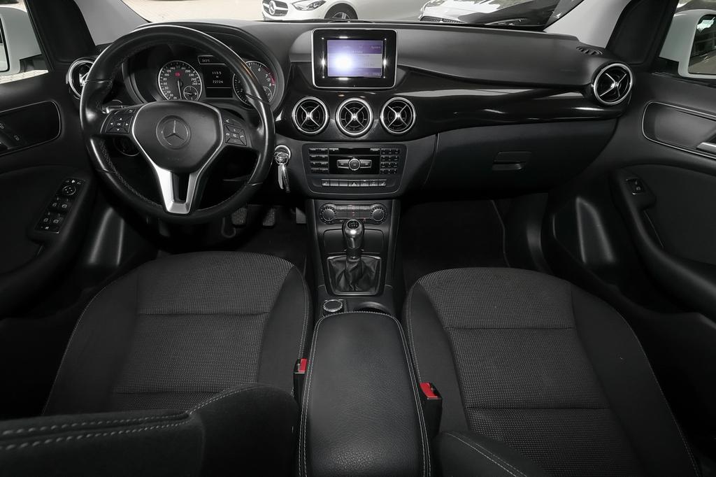 Mercedes-Benz B 180
