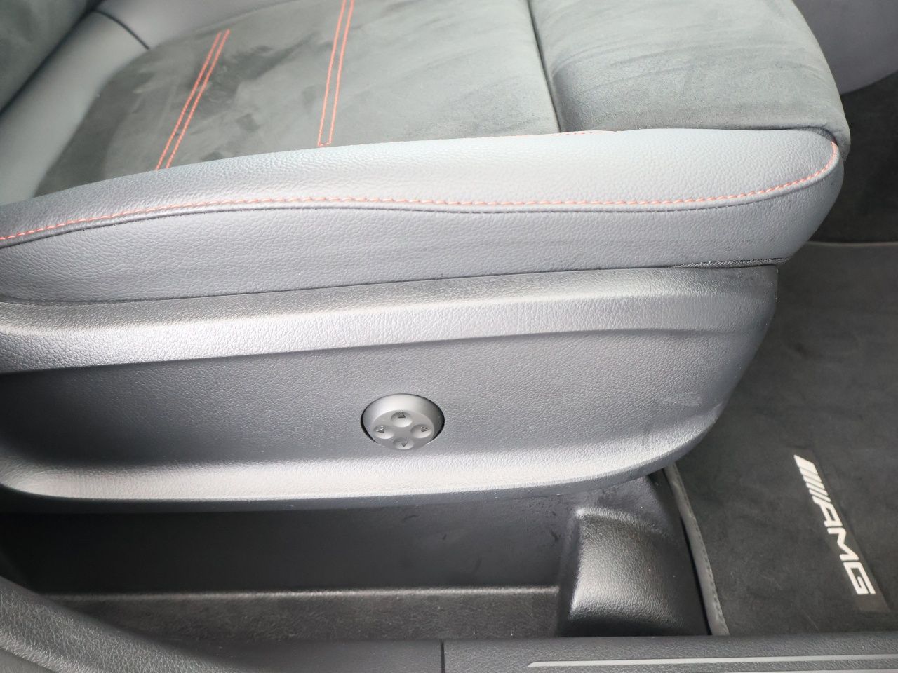 Mercedes-Benz GLA 180 Edition AMG AHK Distr. 360 Multibeam LED foto 18