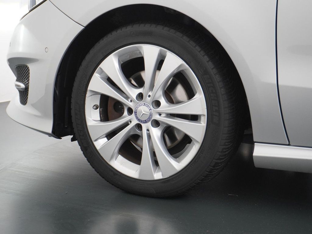 Mercedes-Benz B 180 Ambition Facelift Urban navi kamera AHK au