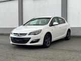 Opel Astra J Lim. 5-trg. Fun - Opel Astra: Limousine, F