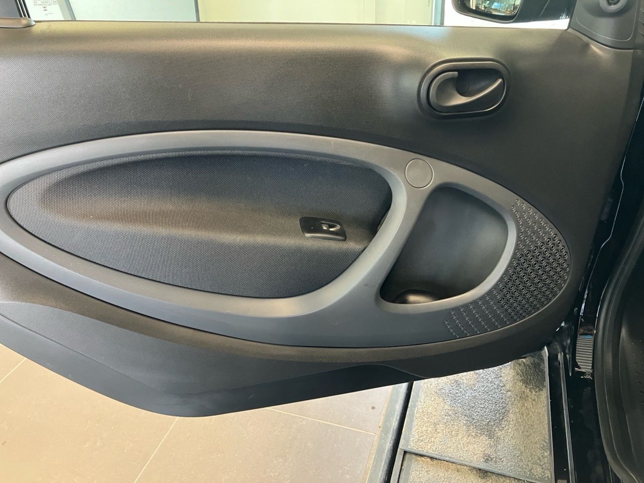 Fahrzeugabbildung Smart smart EQ fortwo 22KW+SITZHEIZ+KLIMAAUTO+DAB+USB